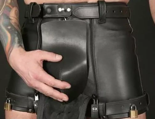 MENS LEATHER BONDAGE / RESTRAINTS CHASTITY SHORTS